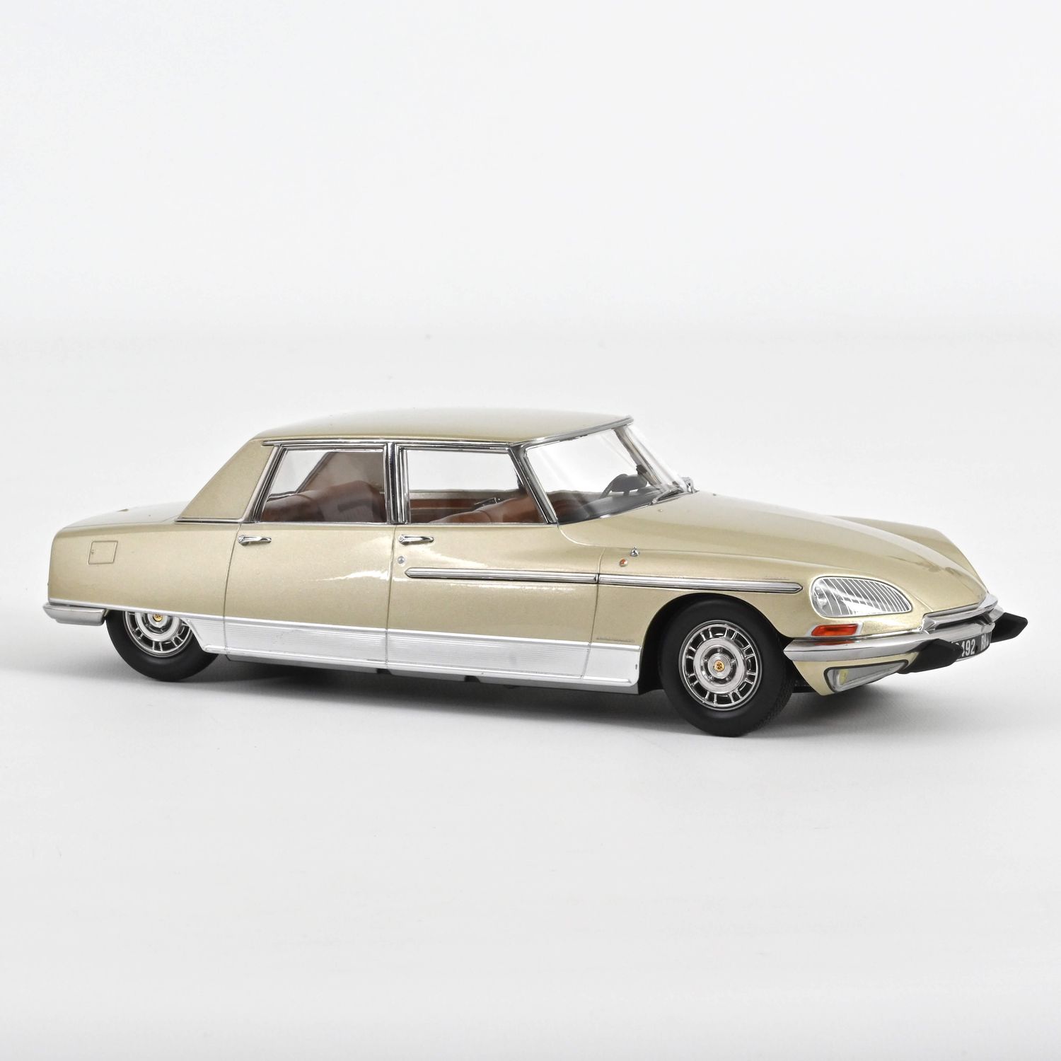 Norev 1:18 - Citroën DS 21 Lorraine 1969 Champagne