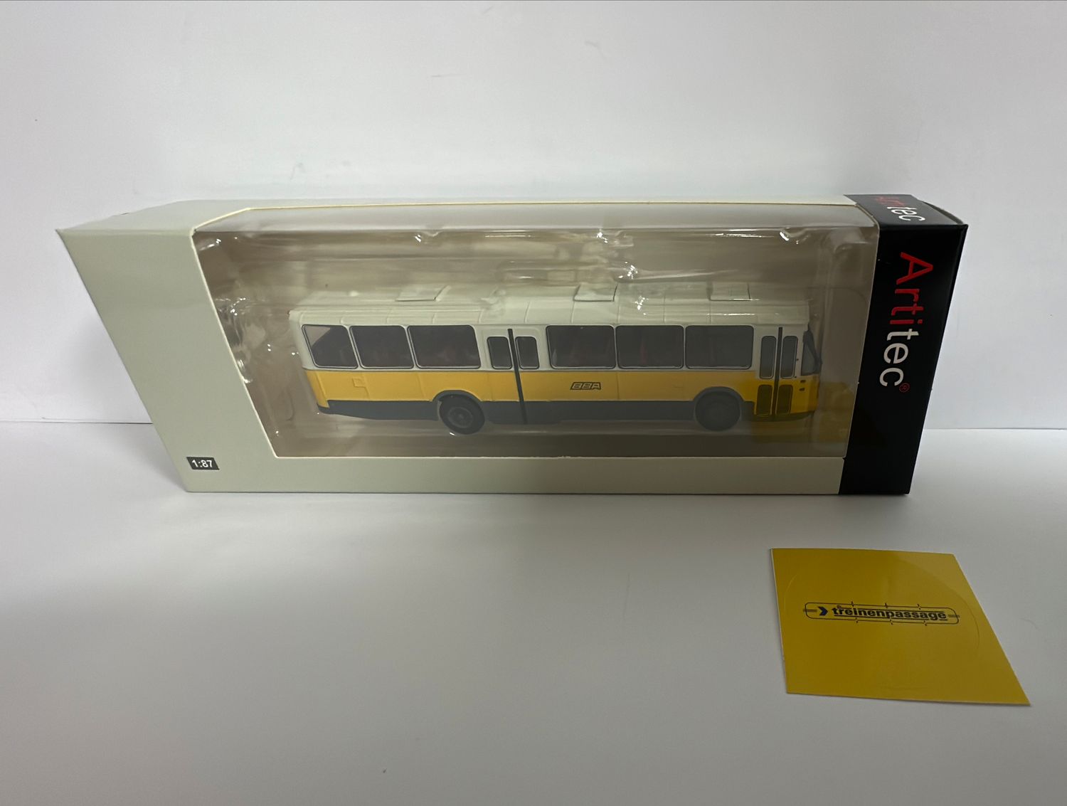 Artitec 487.070.28 - H0 | Streekbus BBA 783, DAF klein logo, Middenuitstap, huisstijl 2