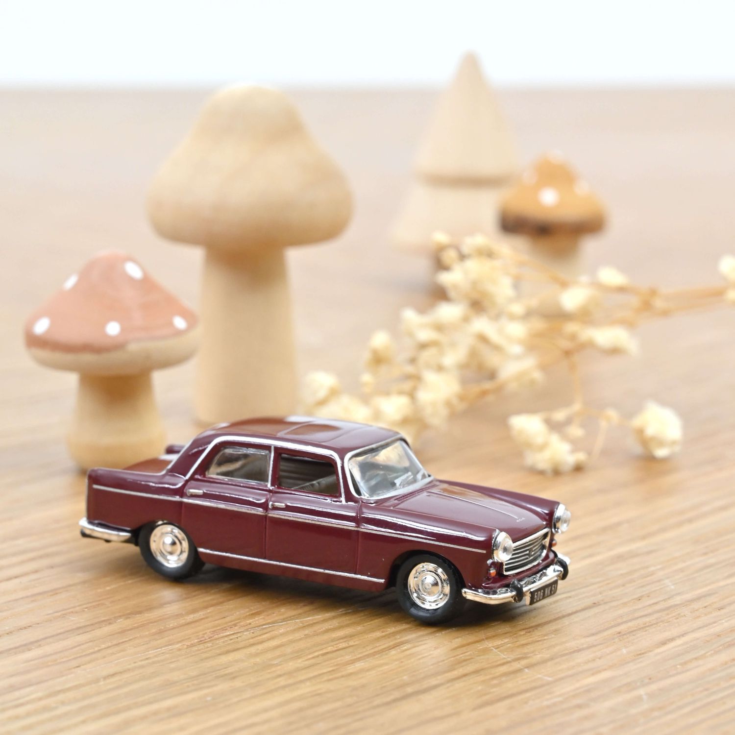 Norev 1:87 - Peugeot 404 1968 Algue brune