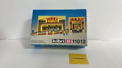 Kibri 11012 - H0 | Funfair wagons "Pizzeria & Lucky Strike"