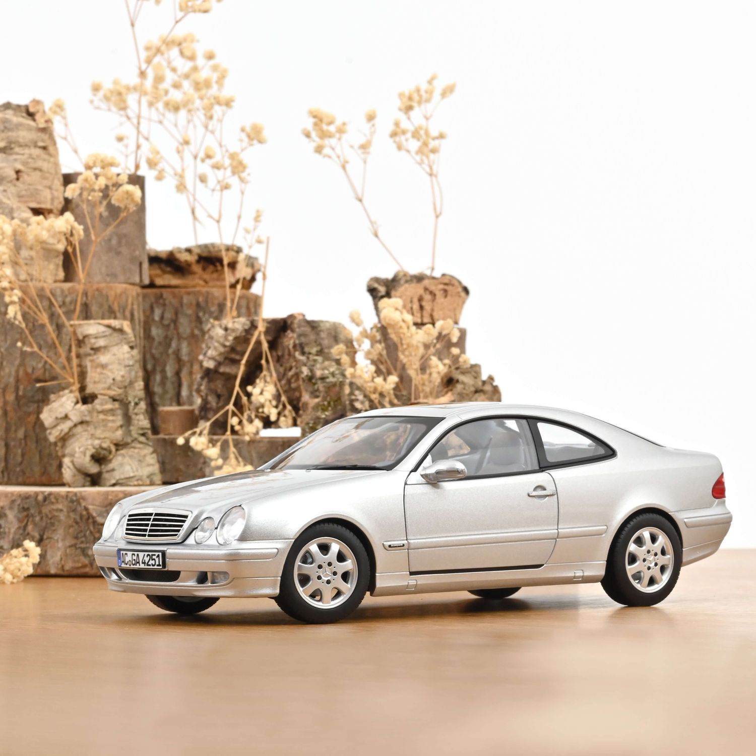 Norev 1:18 - Mercedes-Benz CLK Coupé (C208) 2000, zilver