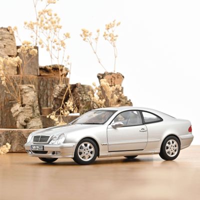 Norev 1:18 - Mercedes-Benz CLK Coupé (C208) 2000, zilver