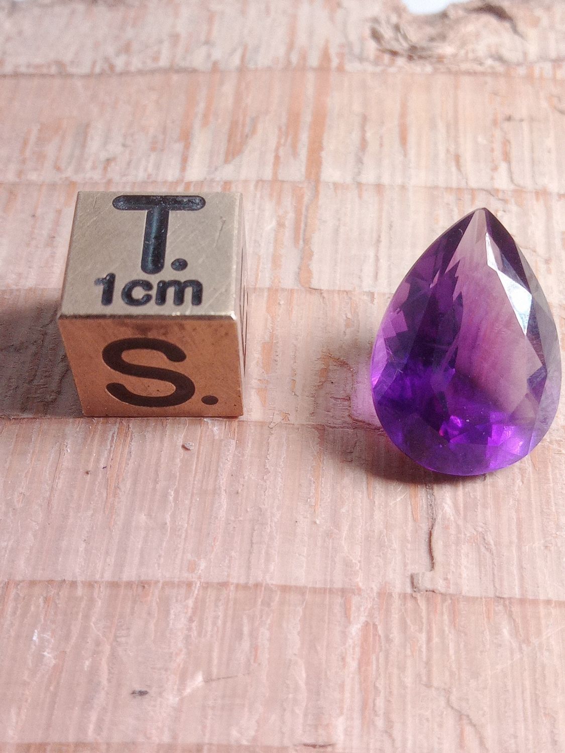 Améthyste poire facettes  7,65 ct