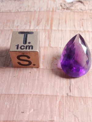 Améthyste poire facettes  7,65 ct