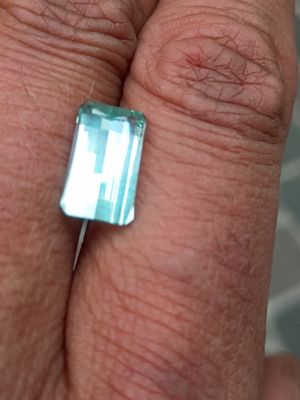 Béryl vert d&#39;eau pixel facettes  3,9ct