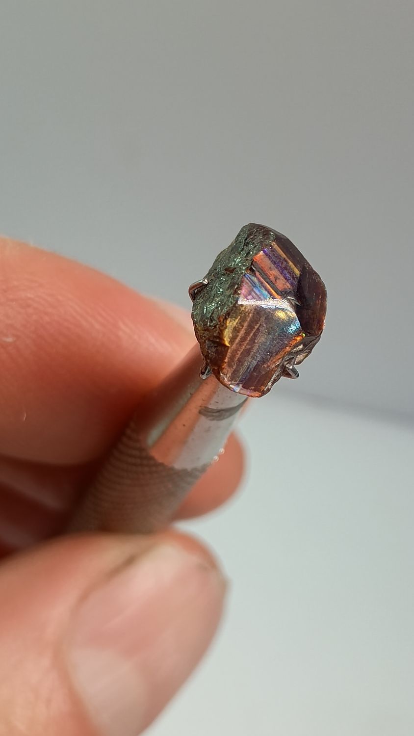 Grenat arc-en-ciel 🌈 poli