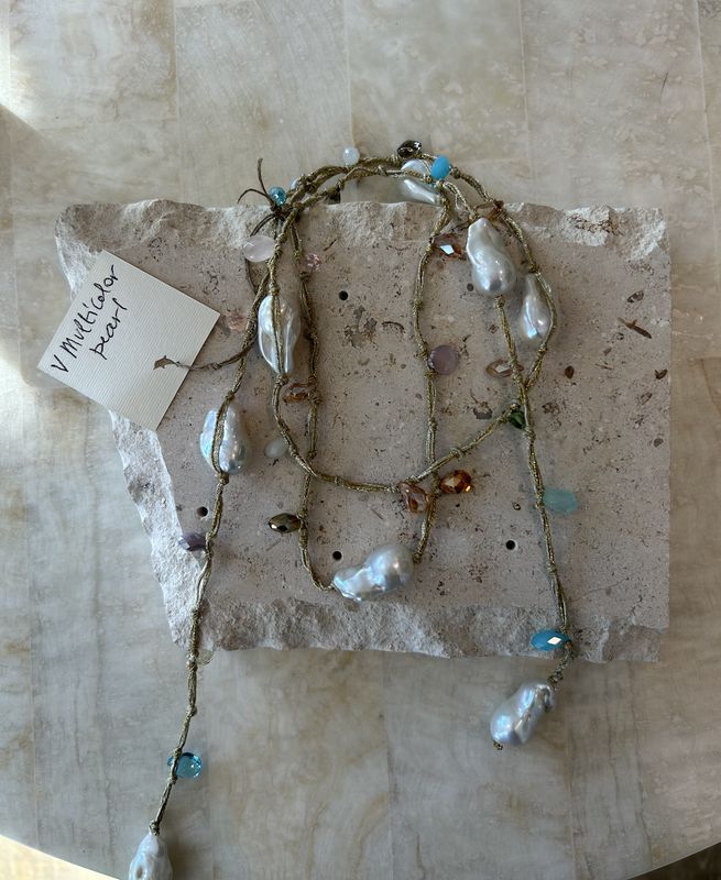 Vmulticolor pearl necklace
