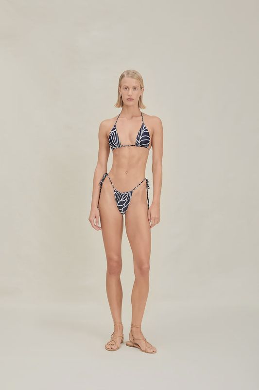 Whit Navy Palm Bottom