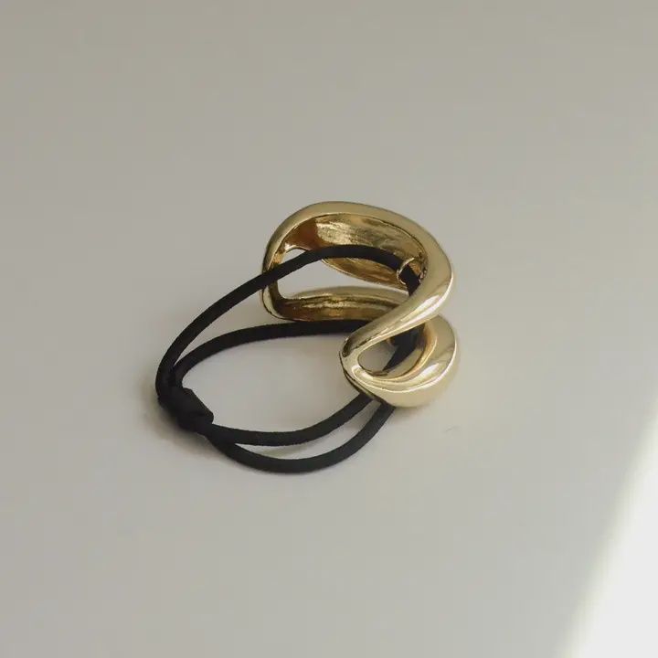 Wide Sculptured Metal Ponytail Hair Tie Gold