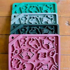 Zarabull - Trash Panda Lick Mat 8" Sq (Asst Colour)