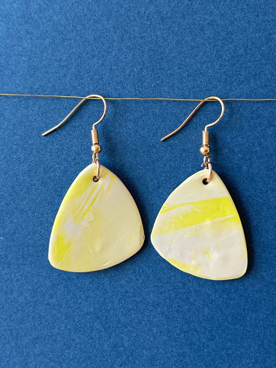 oorring geel/beige