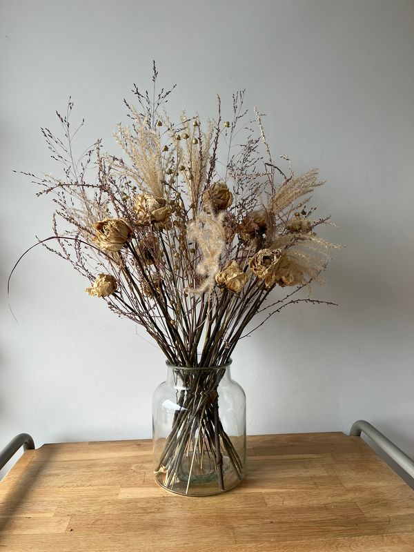 Groot droogboeket met rozen