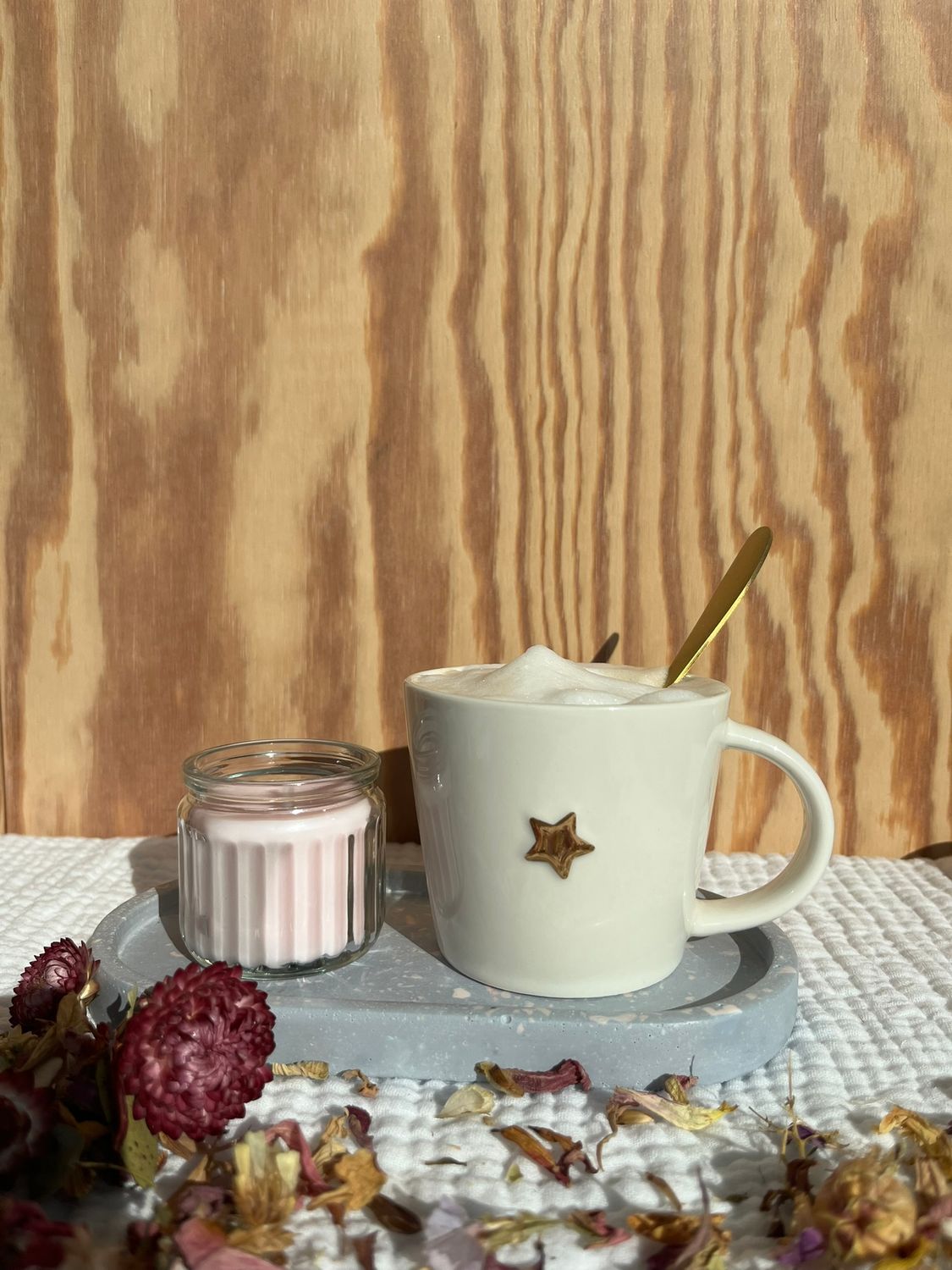 Cadeaubox terrazzo schaaltje met tas en kaarsje.