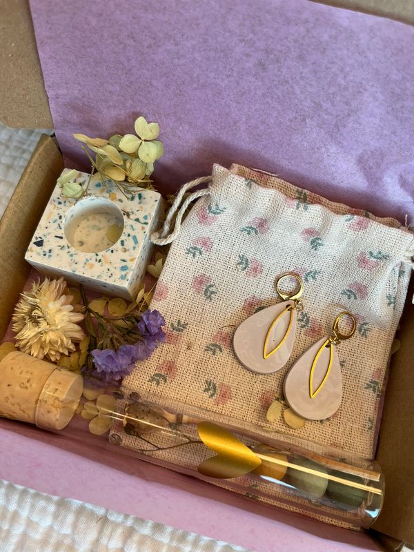Cadeaubox oorringen en vaasje