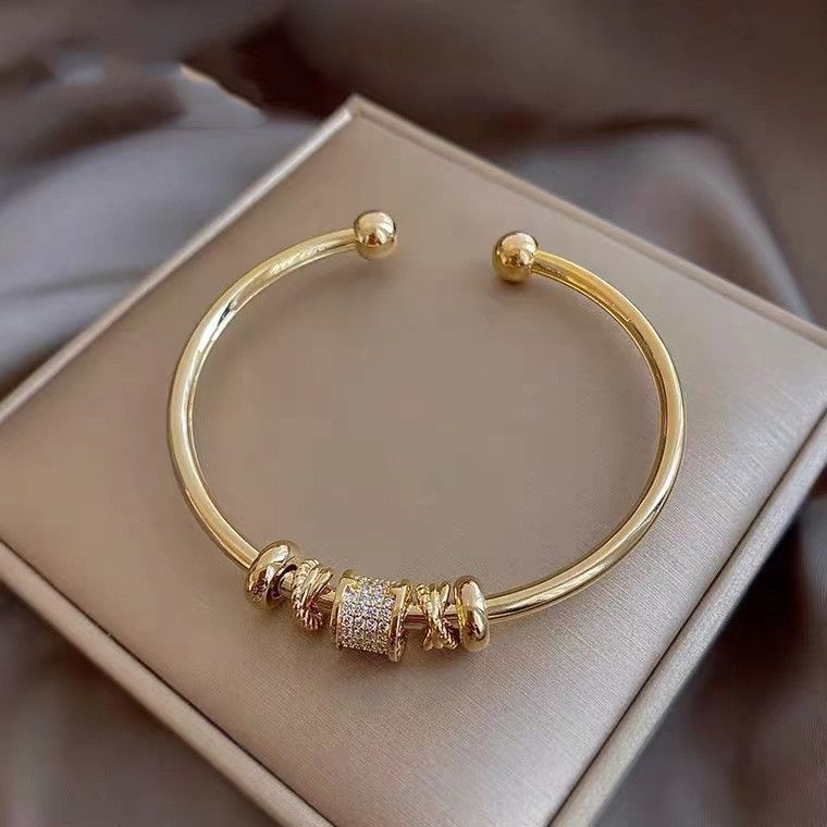 High-grade Light Luxury Niche Bracelet Women&amp;#039;s Opening Design Adjustable Small Waist Cold Style High-grade Hand Jewelry
