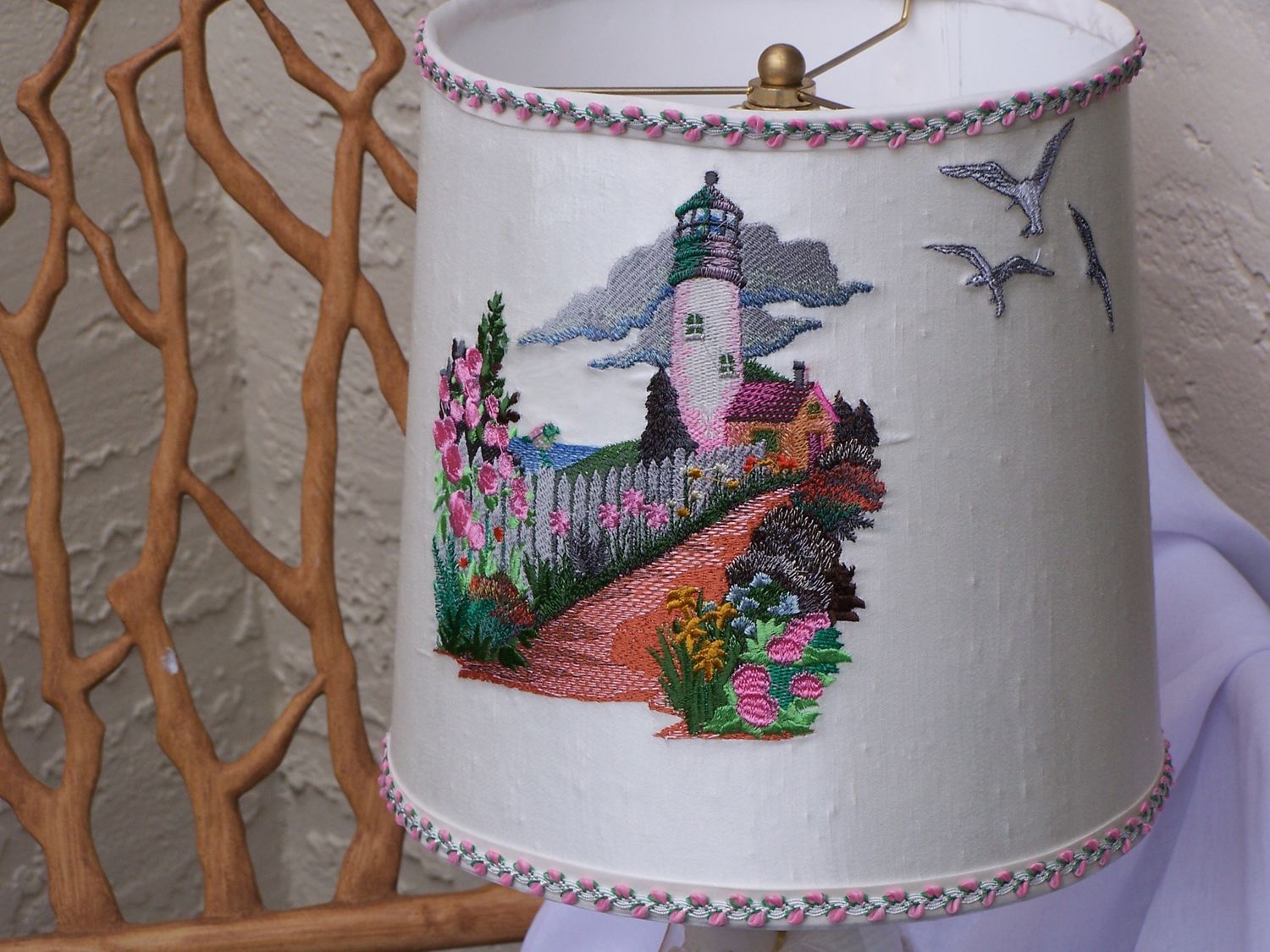 A 10 &quot; embroidered Lighthouse Lampshade