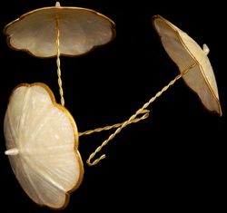 One Capiz Umbrellas measuring 3 inches******