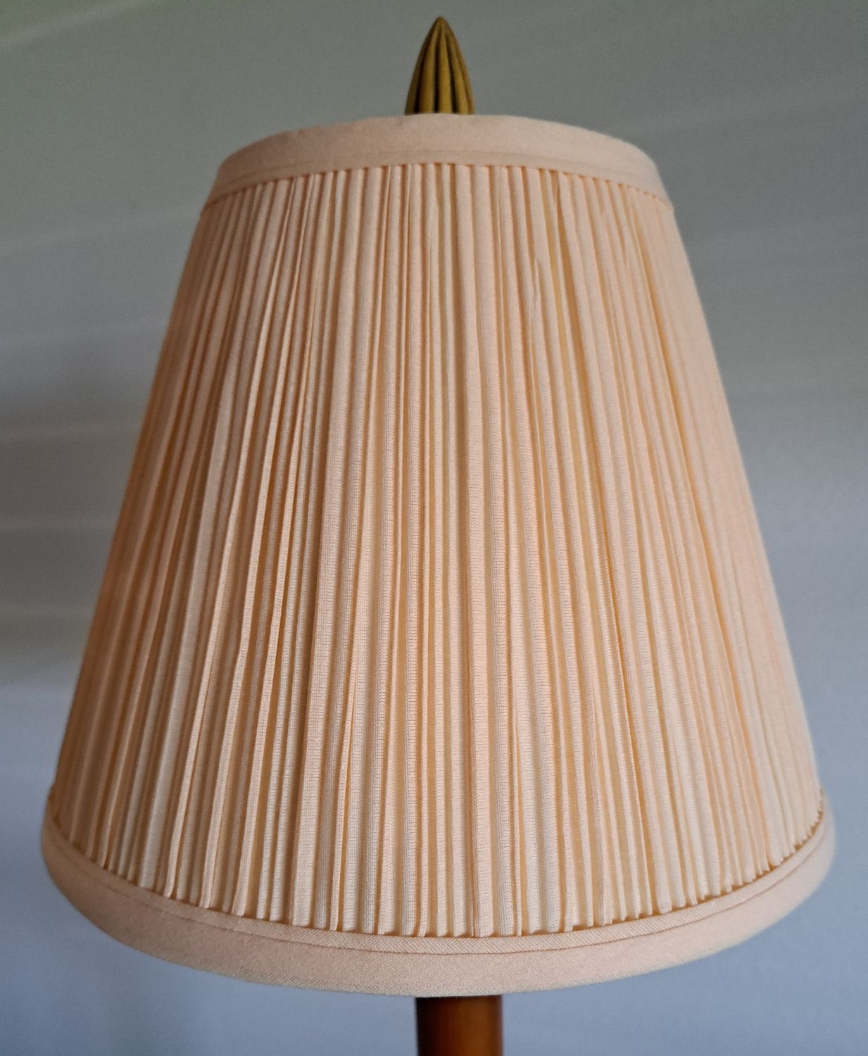 A 5x10x8&quot;Peach mushroom pleat lampshade