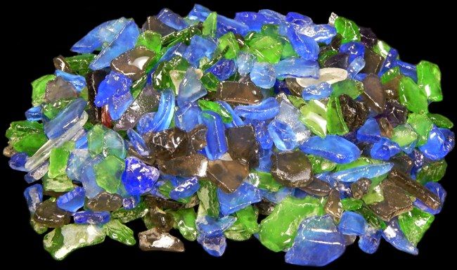 Dark Mix Sea Glass measuring 1/4 to 2.5"  Sold y the 1/4 pound