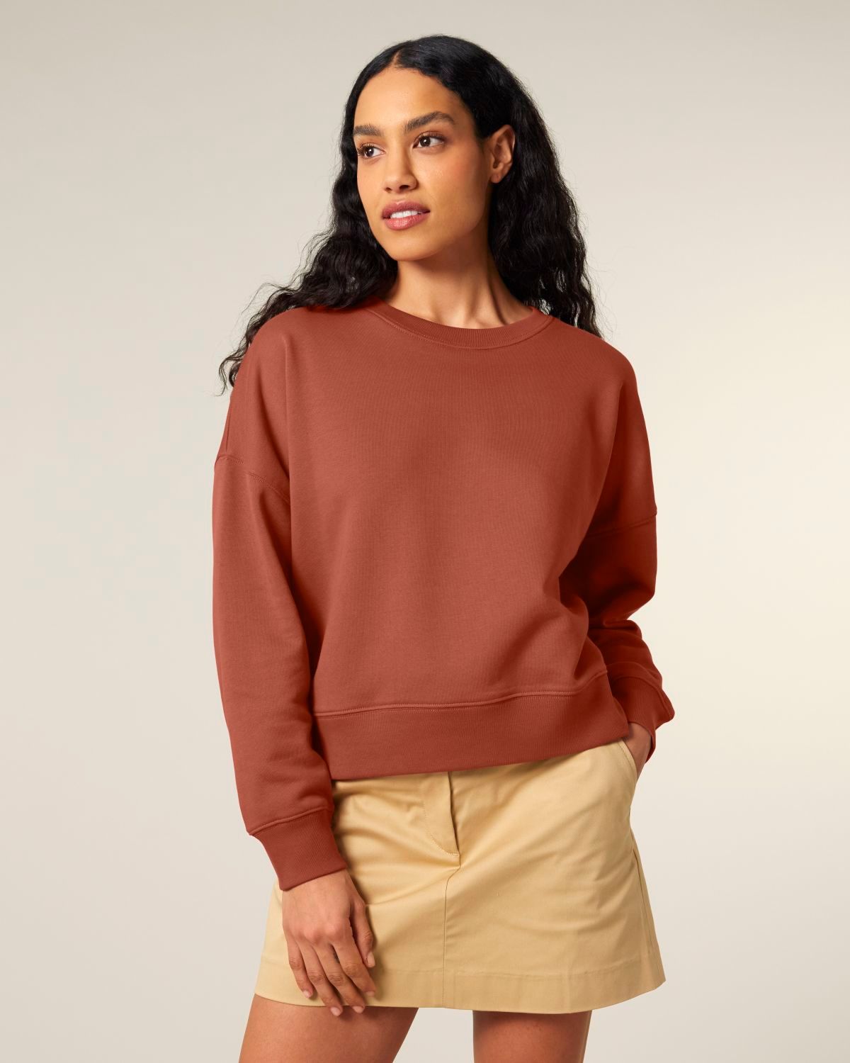 Le sweat au féminin avec broderie délicate