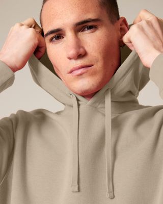 Le sweat à capuche initiales brodées