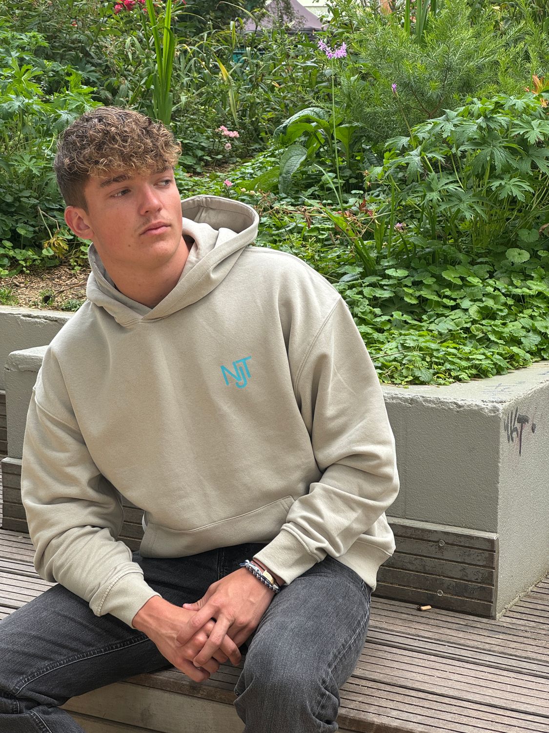 Sweat à capuche "NJT"
