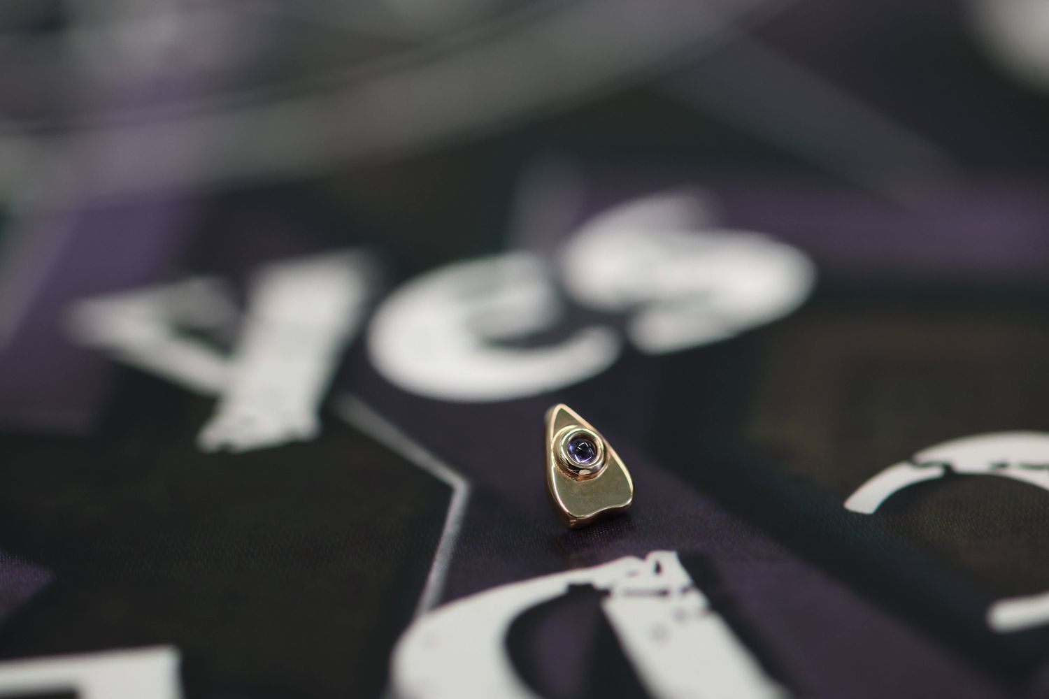 BVLA Threaded - Summon the Spirit 16g 6X4mm + 1.5mm Iolite RG