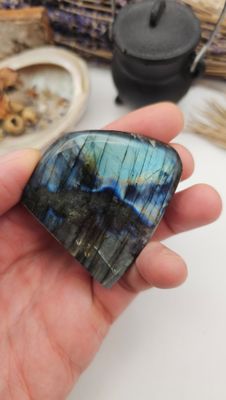Labradoriet sculptuur - 53 gram - hulp met staan benodigd