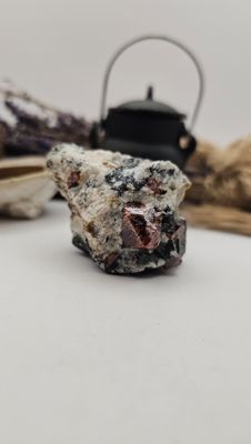 Zirkoon op Moedergesteente - 99 gram