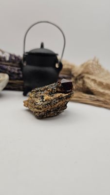 Zirkoon op Moedergesteente - 65 gram