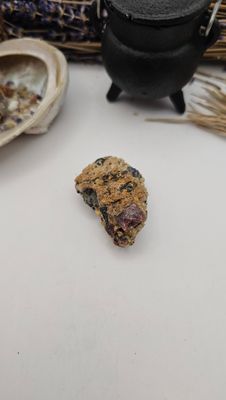 Zirkoon op Moedergesteente - 29 gram