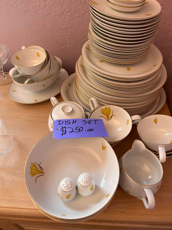 Fine china complete place setting