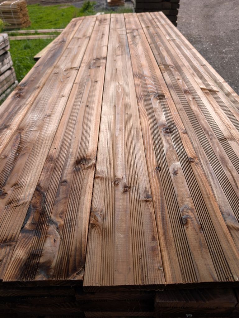 Lame de terrasse douglas 25x140 L3m traité choix 1,   24€/m2