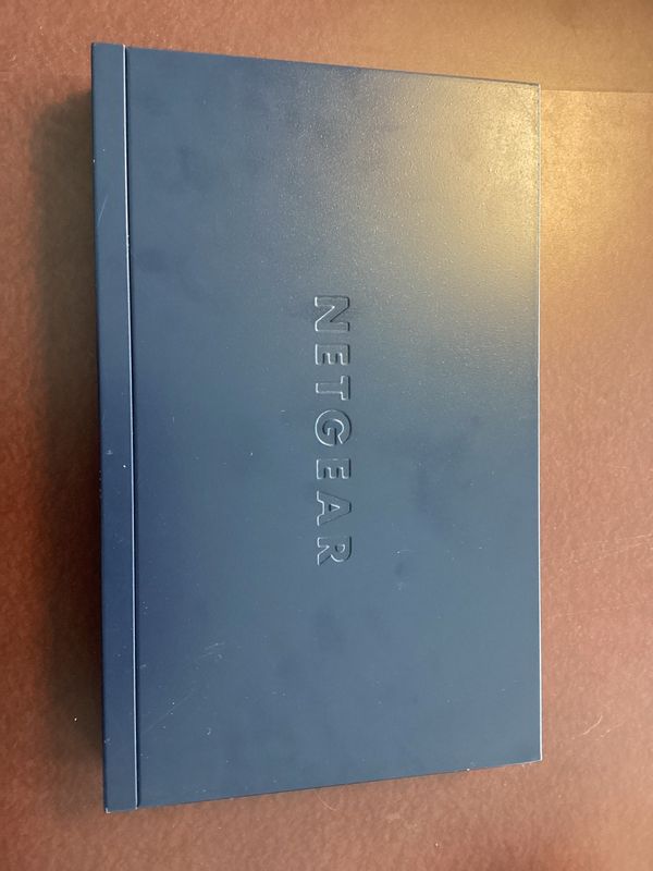 Netgear 24-port 10/100 Mbps Fast Ethernet Switch