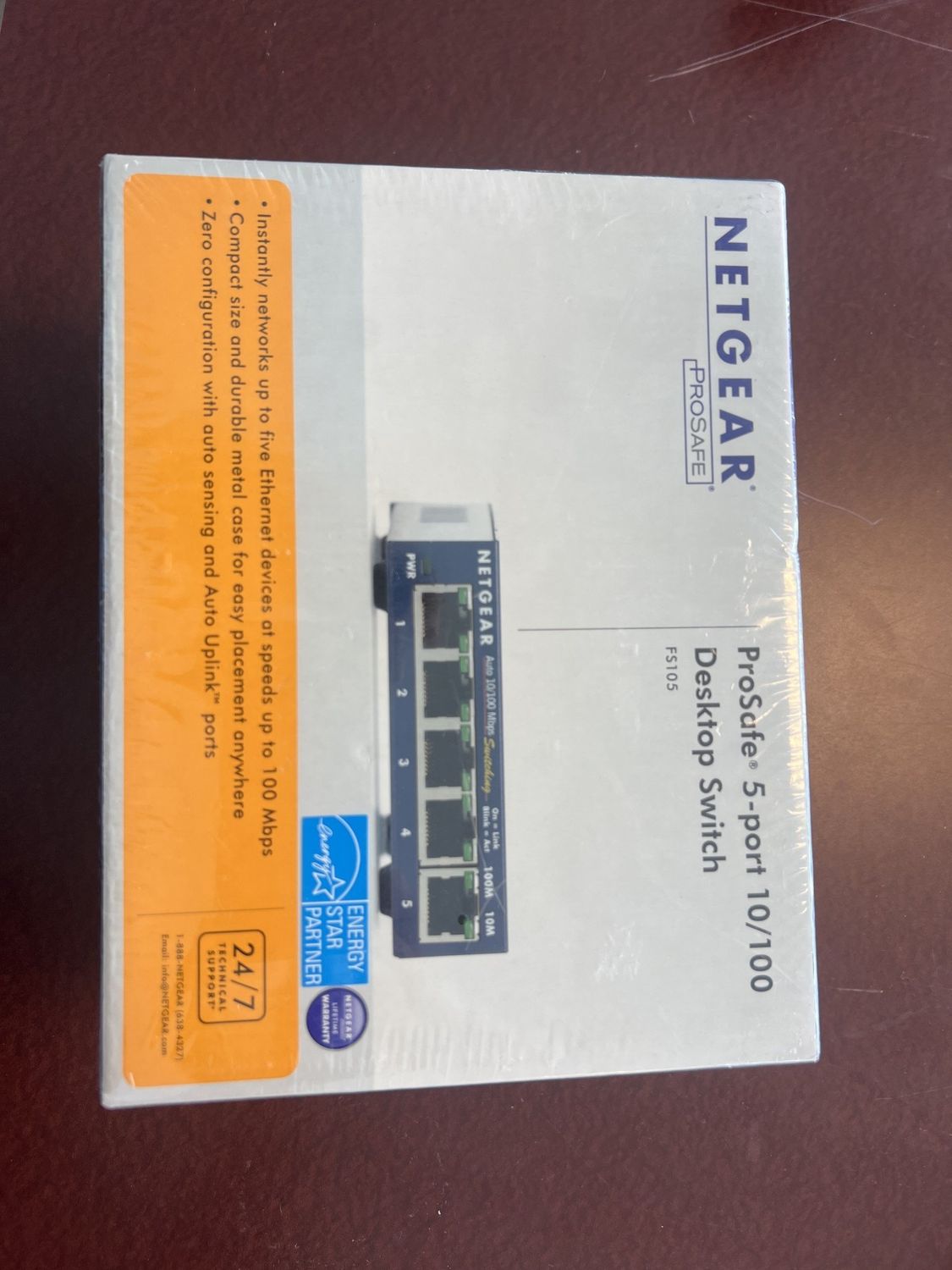 Netgear prosafe 5-port 10/100 Desktop Switch FS105 (NEW)