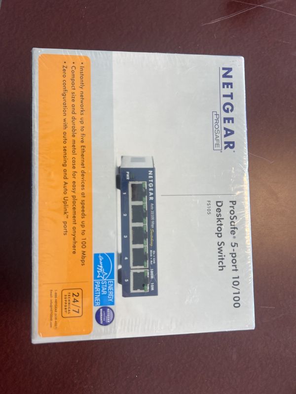 Netgear prosafe 5-port 10/100 Desktop Switch FS105 (NEW)