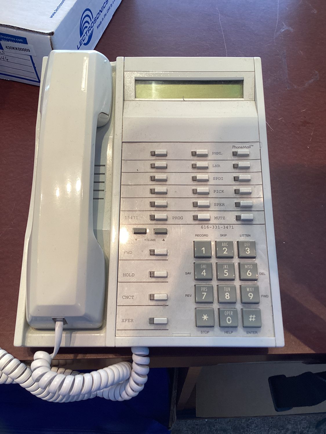 White landline phone (untested)
