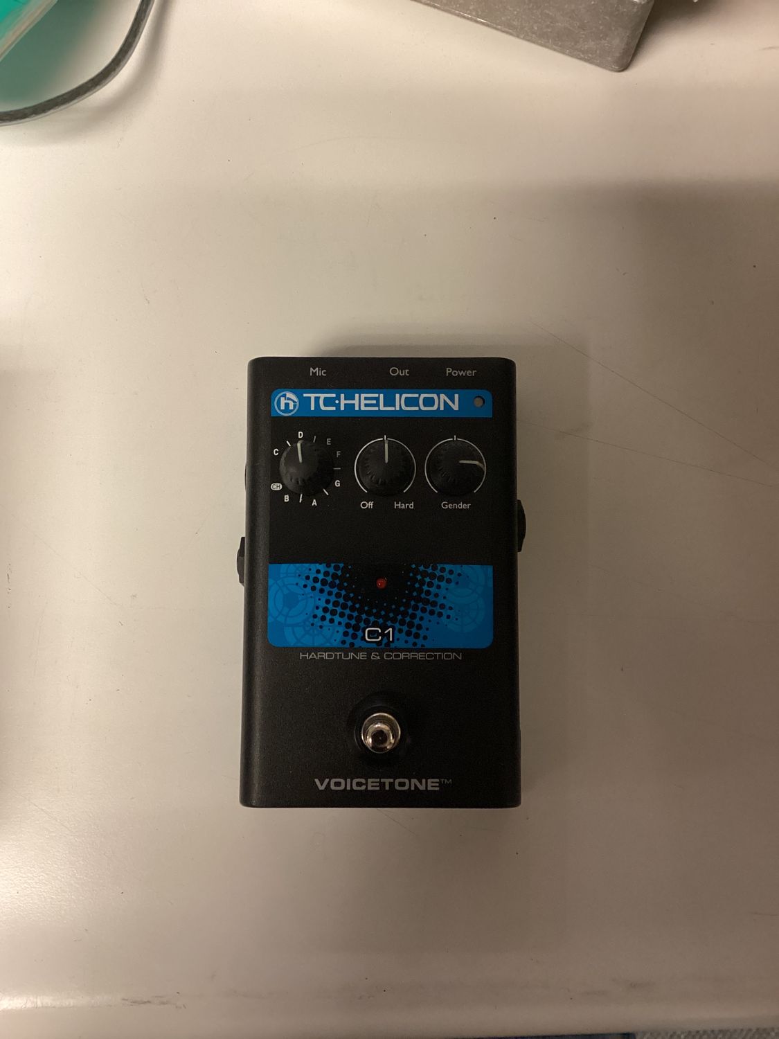 TC Helicon Voicetone C1 hardtune &amp; correction