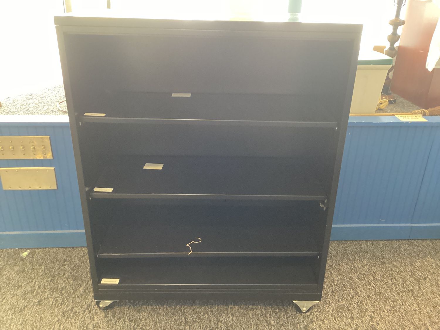 Metal rolling shelf