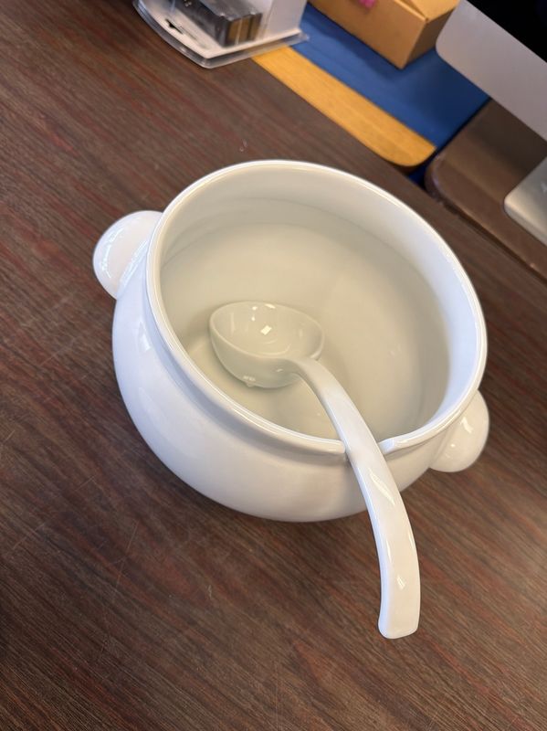 Crate &amp; Barrel White Porcelain Soup Tureen W/Lid And Ladle