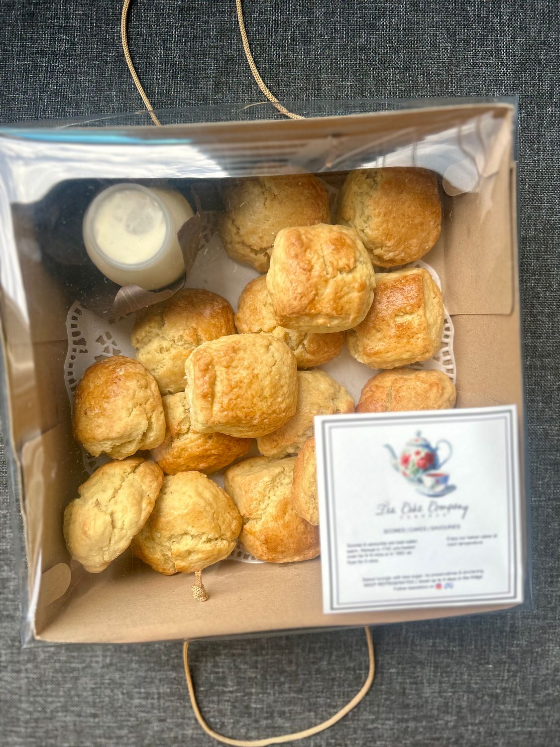 Classic Buttermilk Scones  (GIFT BOX OF 16 + 1 CREAM TUB)