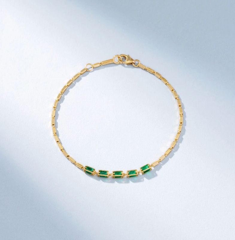 18KY Golden Small Block Chain Bracelet w/ Bagutte Emeralds- 6.5-7&quot;