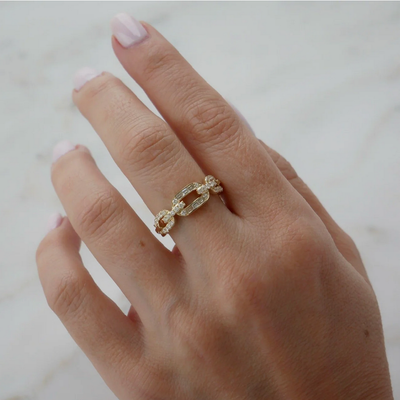 14KY Diamond Graduated Chain Ring- Size 7