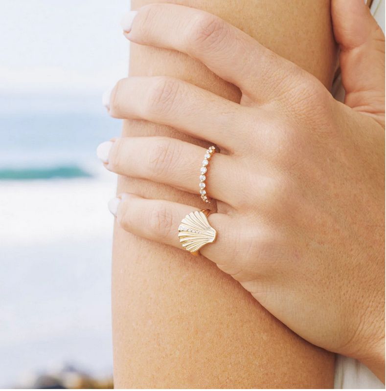 14KY Gold &amp; Diamond Shell Ring- Size 7