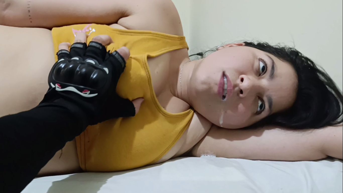 Evil girlfriend convulses like a bitch