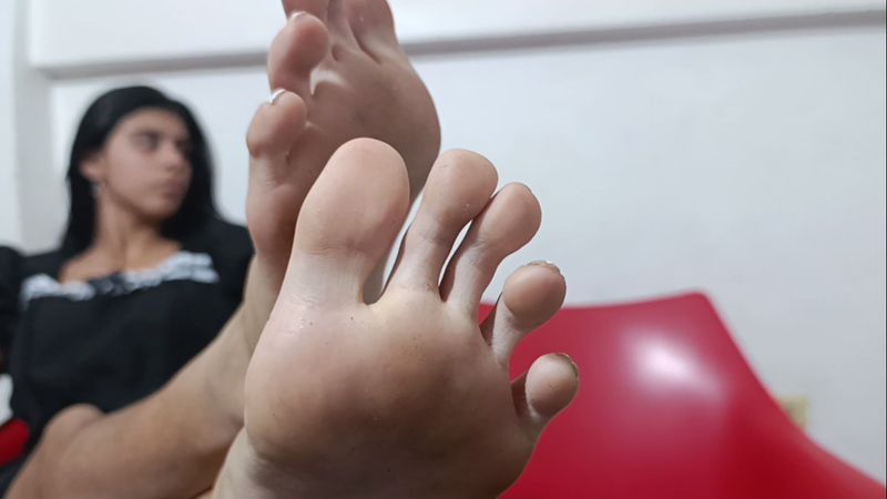 Skinny witch shows her feet and is defeated