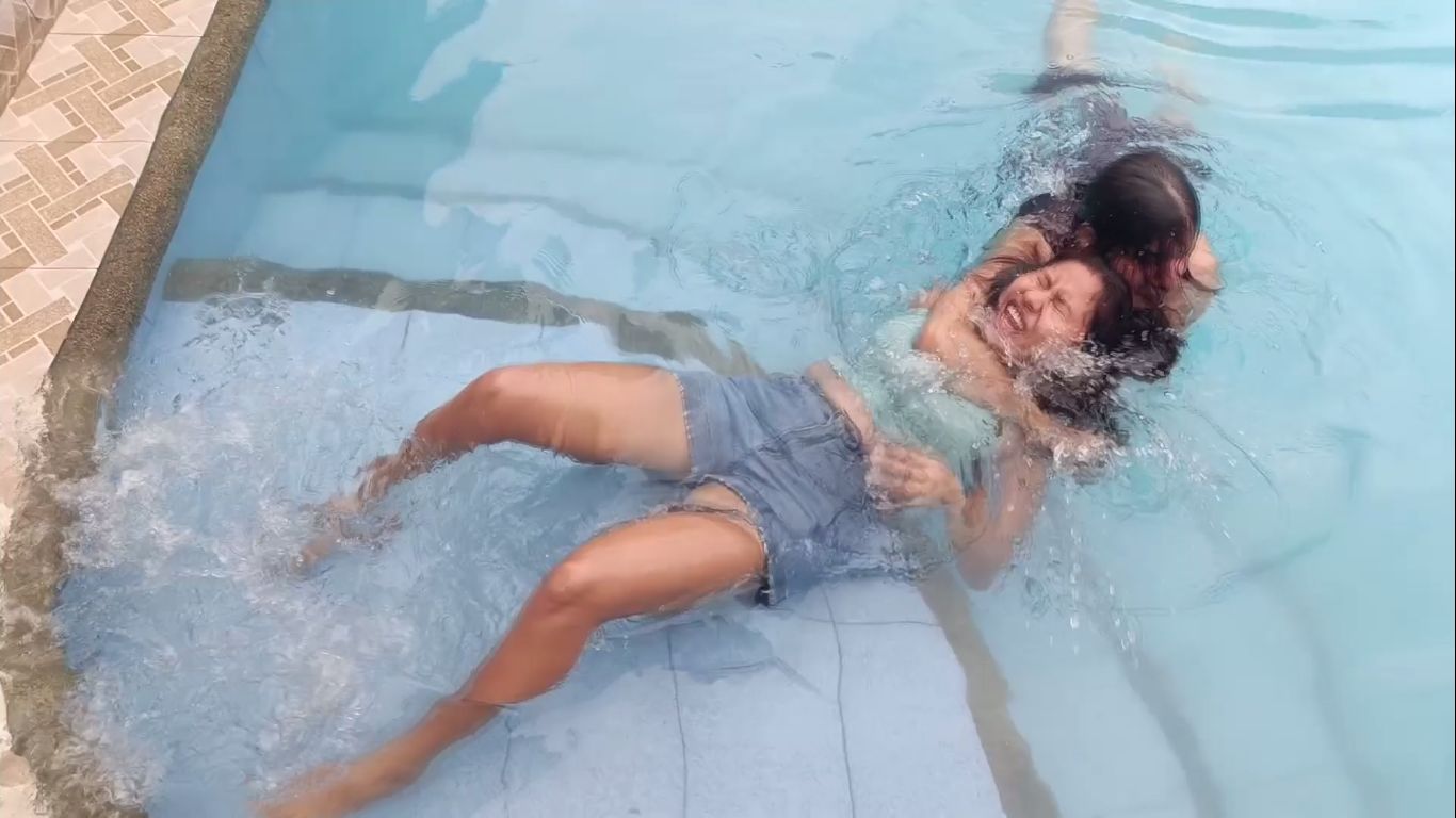 Strangulation in the pool