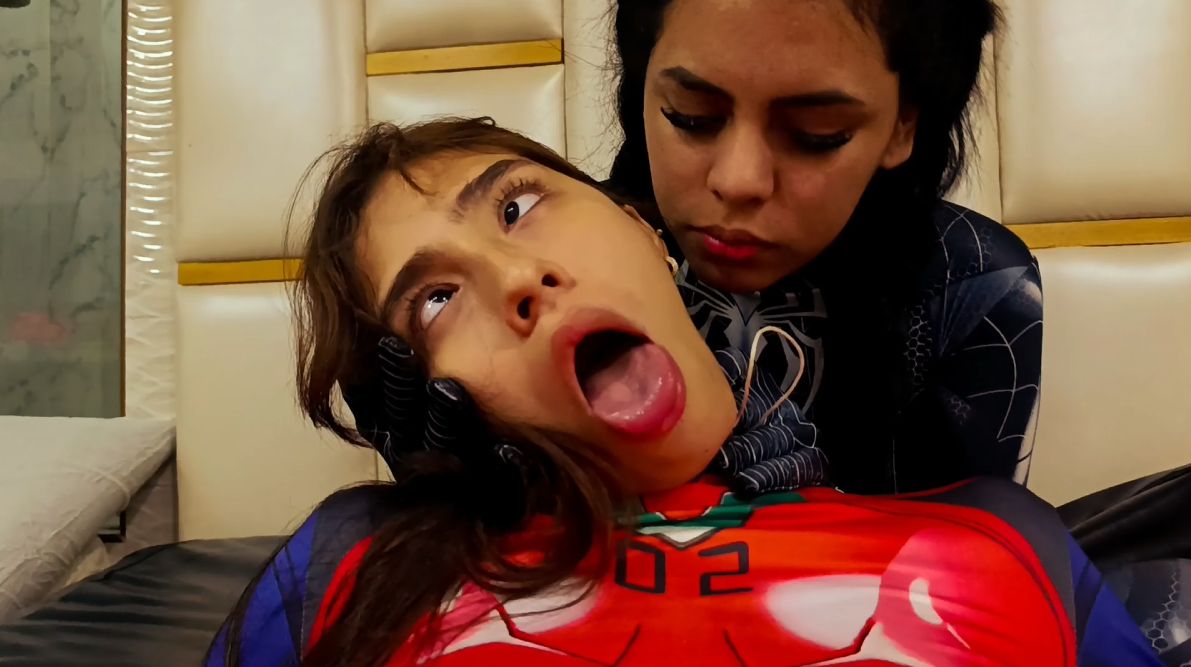 Worshiping strangled cosplayers 2