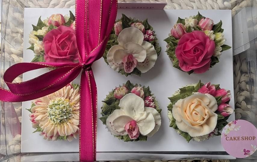 Boxed floral cupcakes