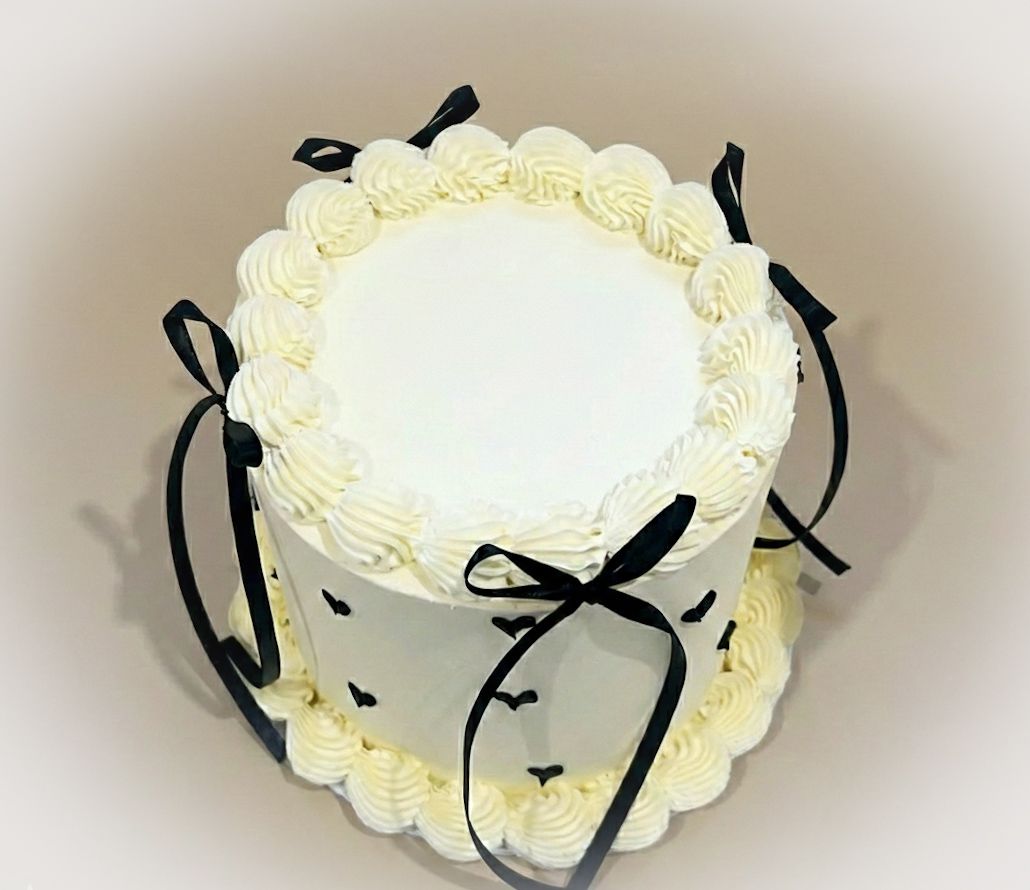 Bow cake